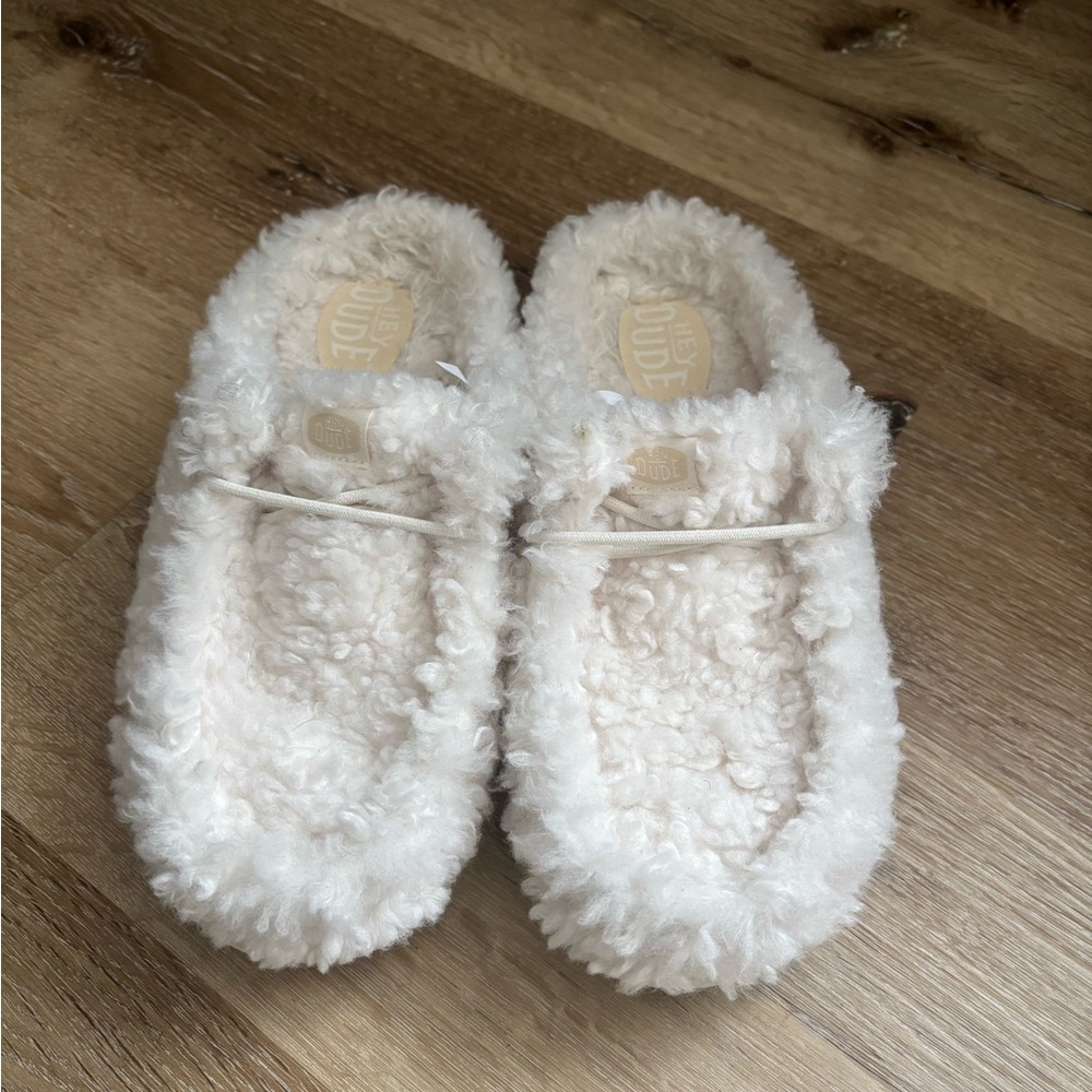 Hey Dude Fluffy White Slippers